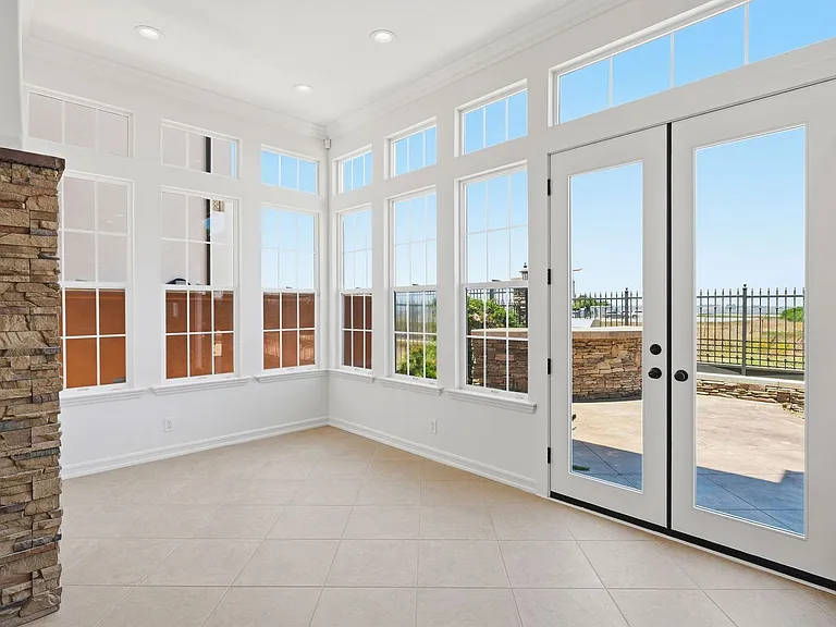5571 Ocean Terrace Dr — Photo 8