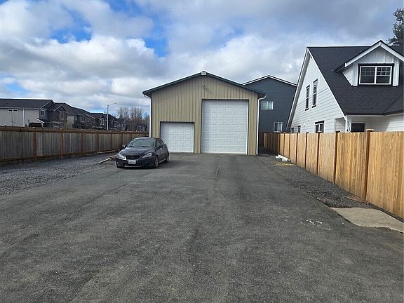 4th image of 37 XX 127th Drive NE