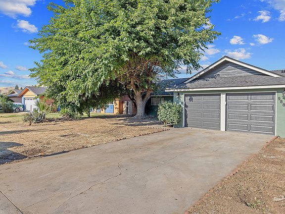 3rd image of 988 Laurel Avenue