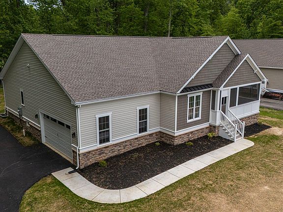 4th image of 164 Pine Tree Rd