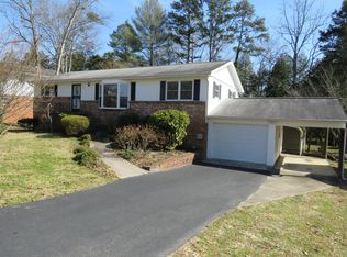 118 Cumberland View Dr, Oak Ridge, TN 37830