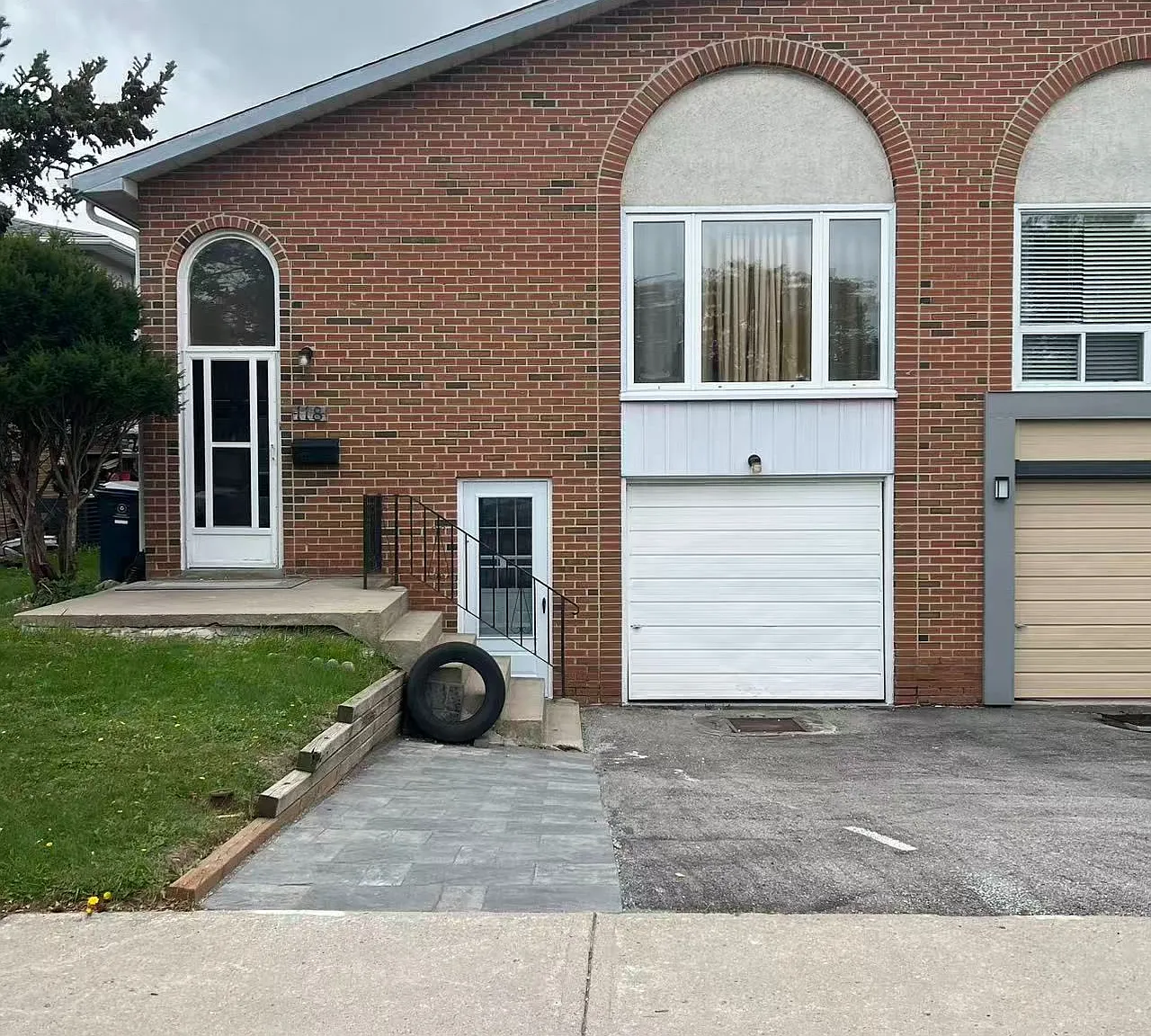 3 bed, $2,400 — Photo 1