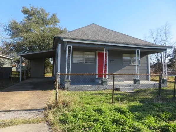 1030 18th St, Port Arthur, TX 77640
