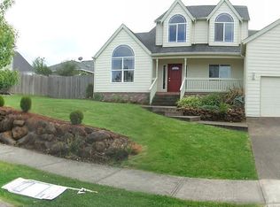 1302 Crestview Dr, Silverton, OR 97381