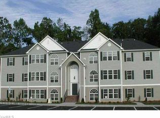 4702B Pennoak Ln, Greensboro, NC 27407