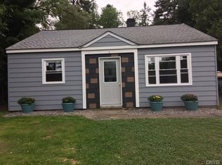 8 Oakdale Ave S, New Hartford, NY 13413
