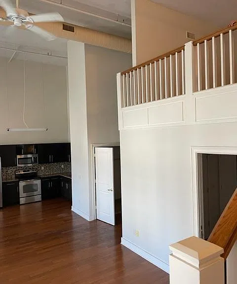 11 Fitzhugh St S #401 — Photo 5