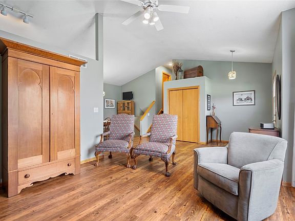 5th image of 865 Saint Andrews Dr