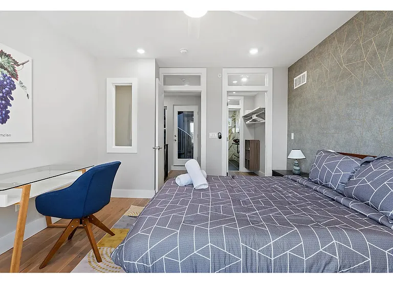 2531 Annin St — Photo 16