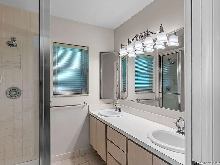 2905 SW Lakemont Pl #2905 — Photo 31