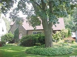 20539 Lake Rd, Rocky River, OH 44116