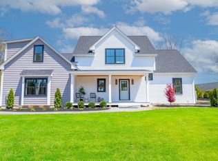 26 Captain Thomas Rd, Ogunquit, ME 03907