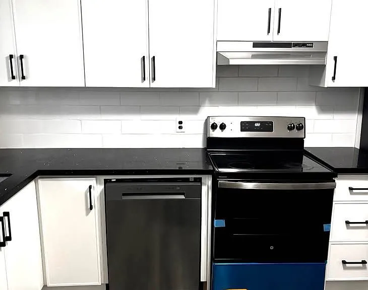 490 Stewart St #2 — Photo 8