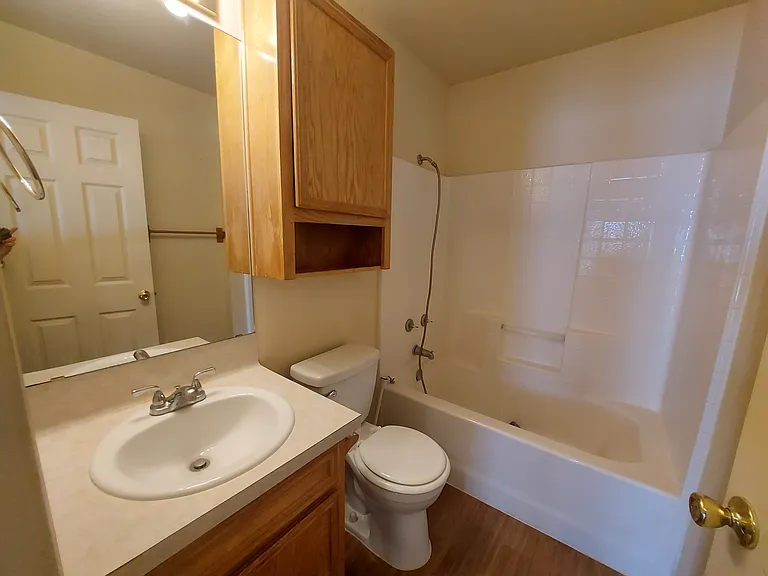 408 Avenue S #B — Photo 8