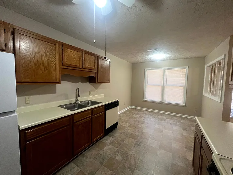 2857 Chillingworth Dr — Photo 11