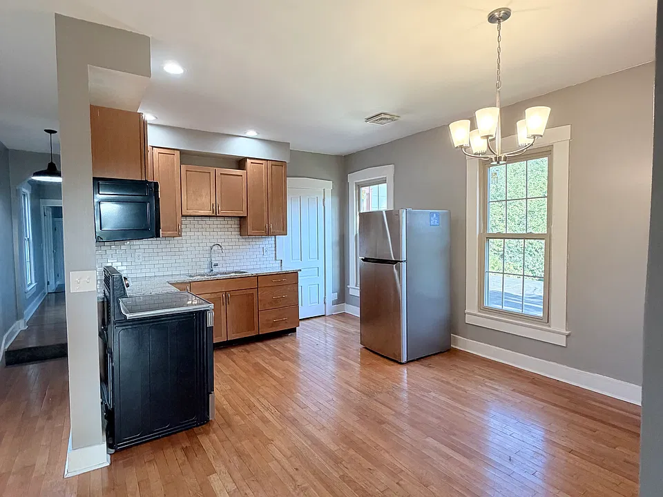 76-78 Huffman Ave #76-1/2