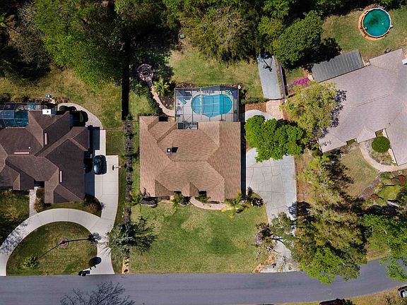 3rd image of 1220 Creek Bend Rd