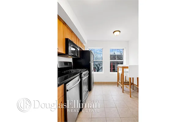 Sold by Douglas Elliman | media 24