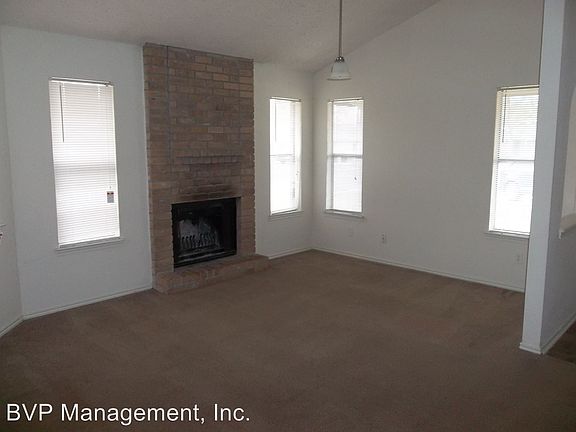 2nd image of 3114 Larkspur Cir