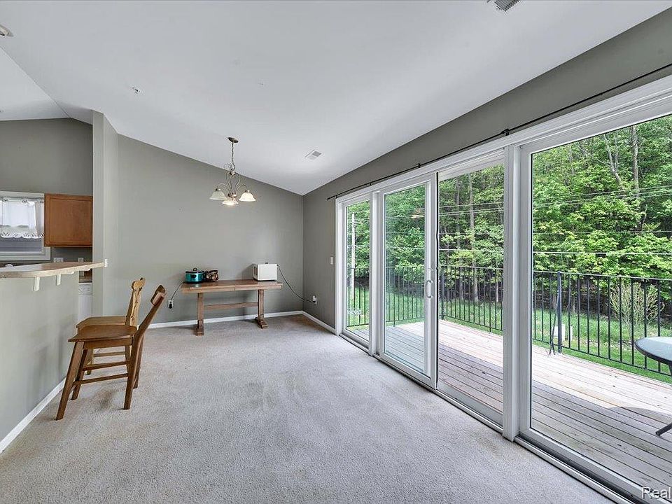2142 Carriage Hill Cir, photo 9