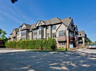 617 Parkside Ct, Libertyville, IL 60048
