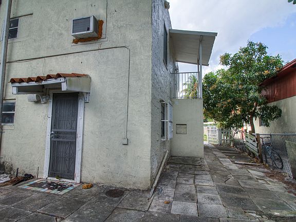 5th image of 524 NE 130th St