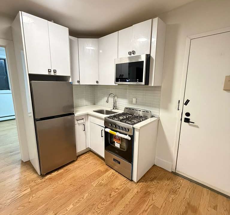 1st image of 70 Lexington Ave #4