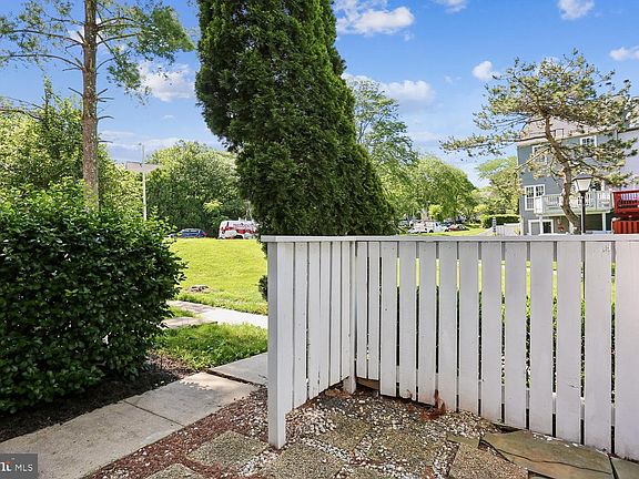 4th image of 11467 Appledowre Way #7