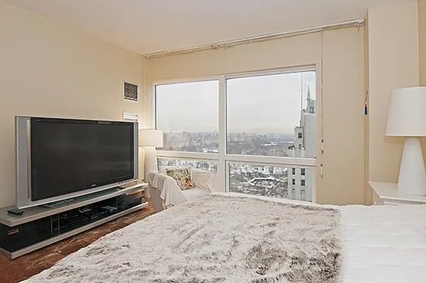 Rented by R New York | media 10