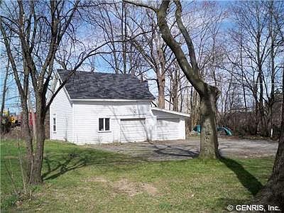 2nd image of 1405 Scottsville Rd