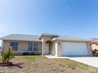 1704 NE 11th St, Cape Coral, FL 33909
