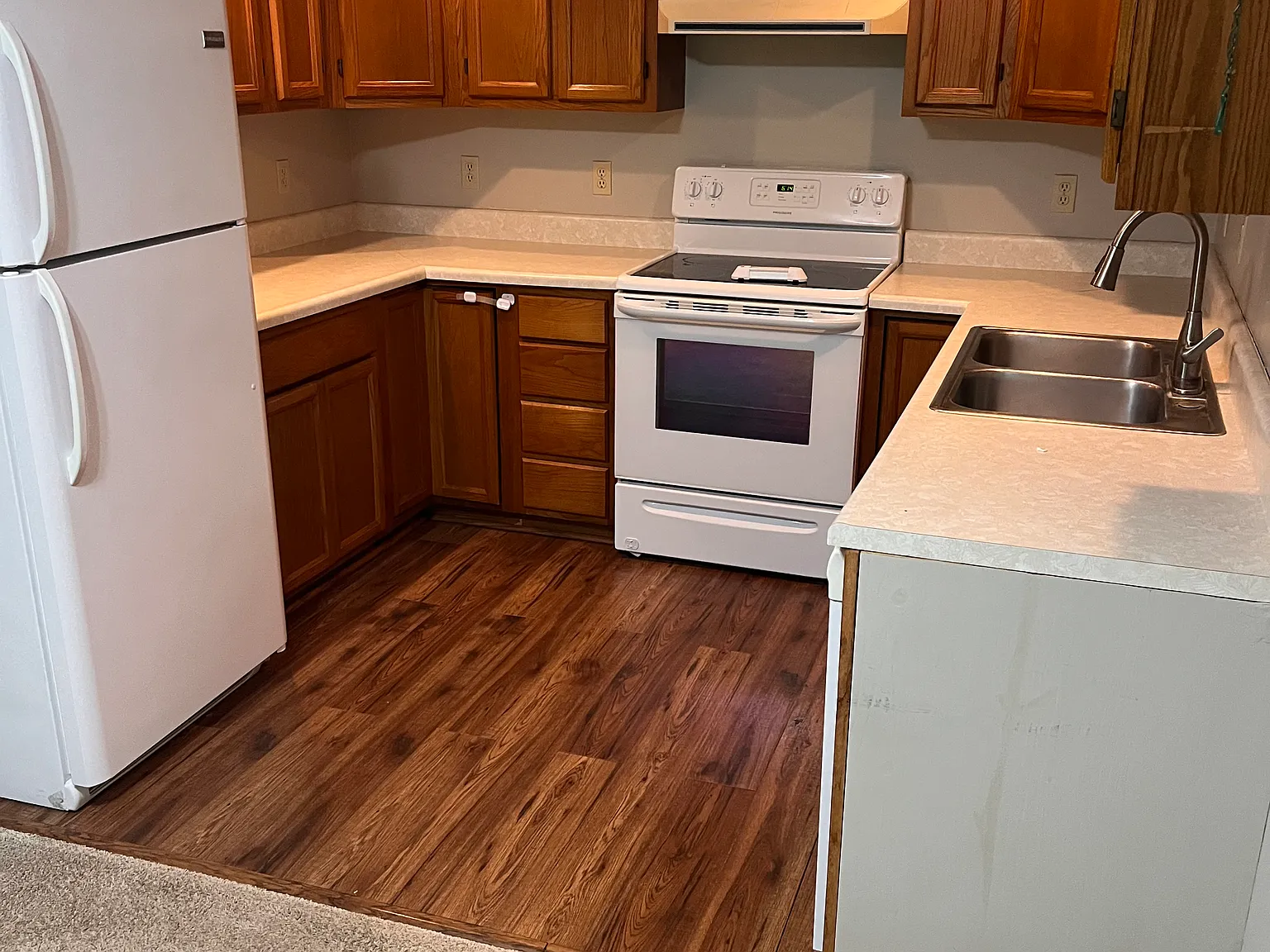 1 bed, 800 sqft, $1,200 — Photo 3