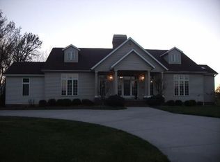 15975 N Bluebird Dr, Effingham, IL