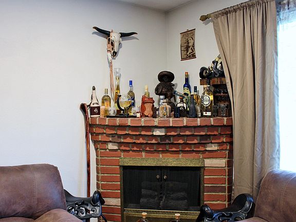 5th image of 416 Woodland Way