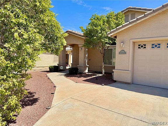 2nd image of 3846 E Ames Avenue