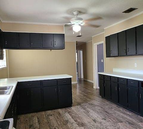 2nd image of 307 Venus St
