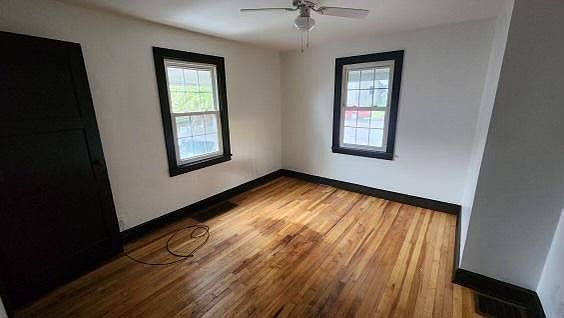 3rd image of 714 Mountain View Ave