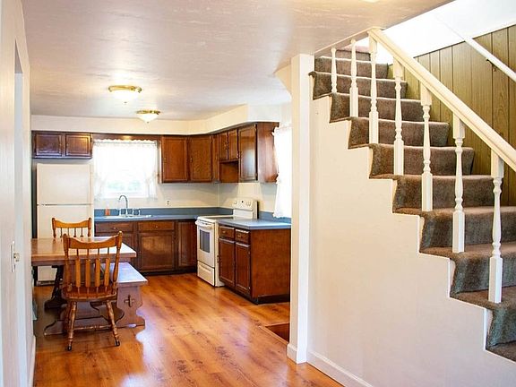 2nd image of 311 Mosely Ave