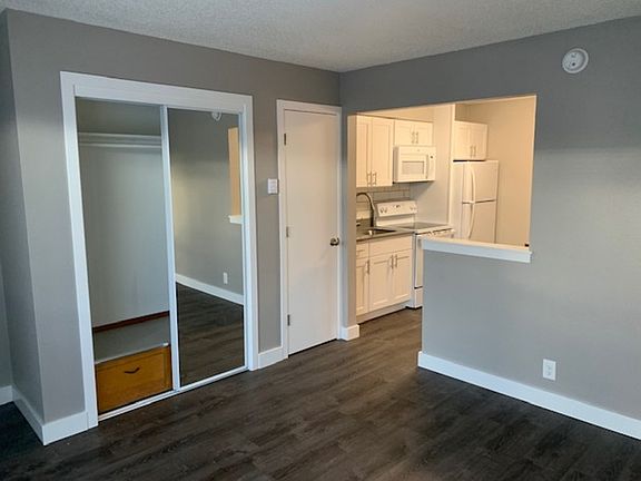 5th image of 5416 S M St #18