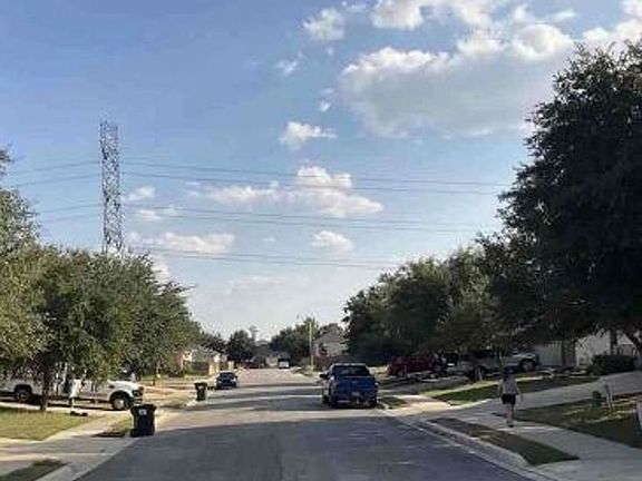 Exterior Neighborhood (street photo)