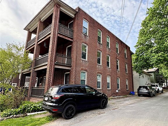 2nd image of 525 School Street 190 Wherle Way