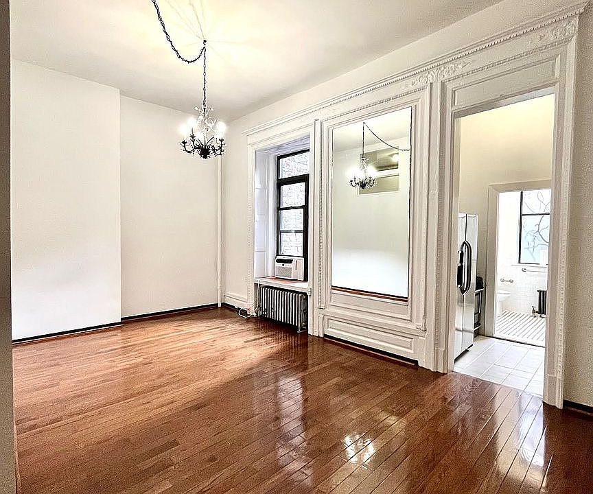 1st image of 140 W 75th St APT 3