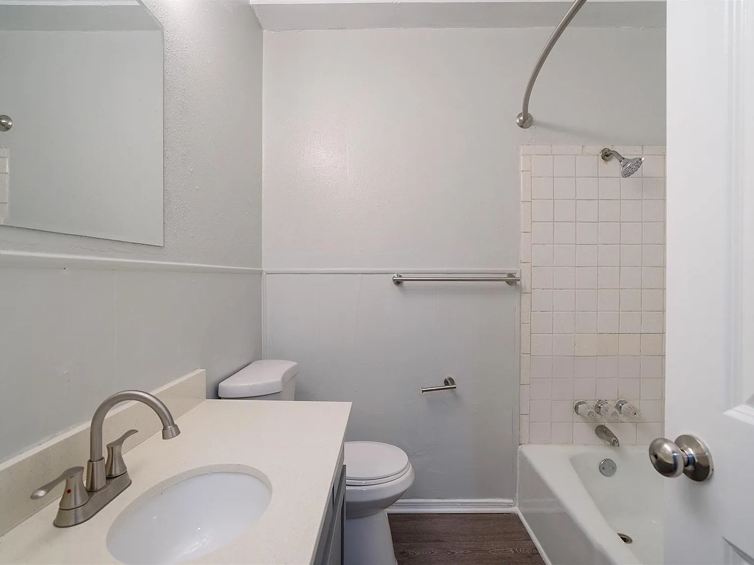 Rose Street Apartments — Photo 3