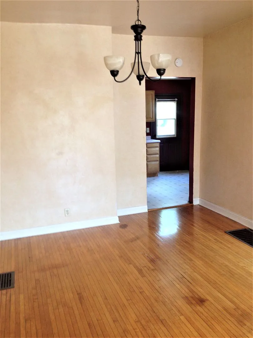 2 bed 1 bath House — Photo 4