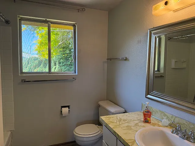 535 Clairmont Dr — Photo 5