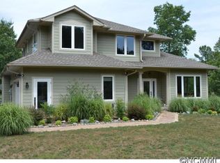 836 Hawk Ridge Dr, Mill Spring, NC 28756