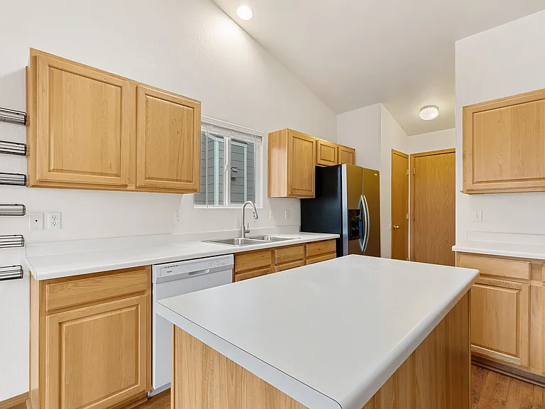 1035 Lords Hill Dr — Photo 9