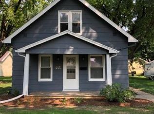 440 2nd Ave NE, Sioux Center, IA 51250