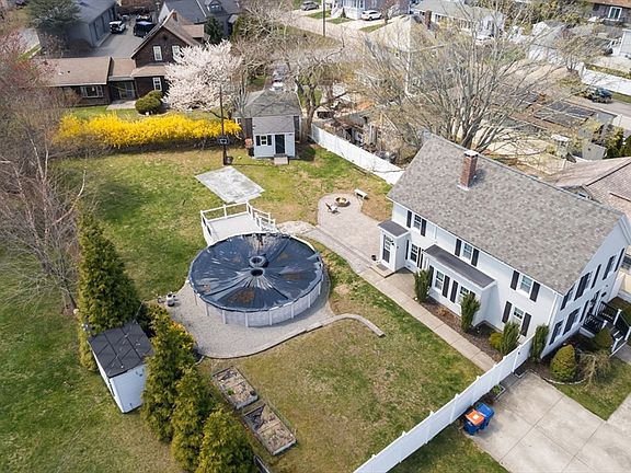 3rd image of 2453 Acushnet Ave