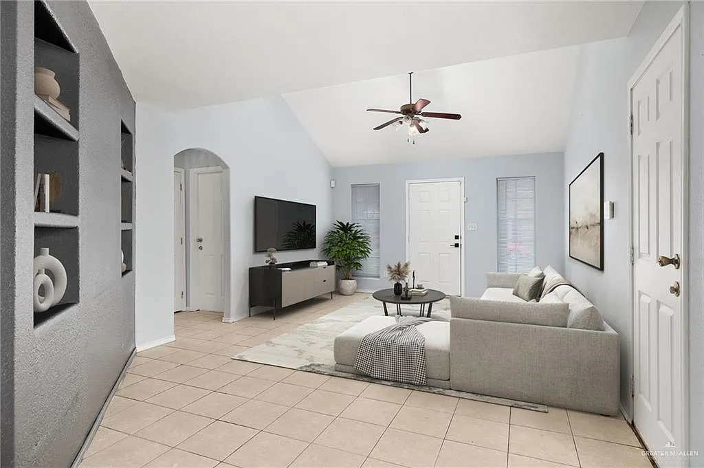 3 bed, 2.0 bath, 1520 sqft, $1,500 — Photo 2